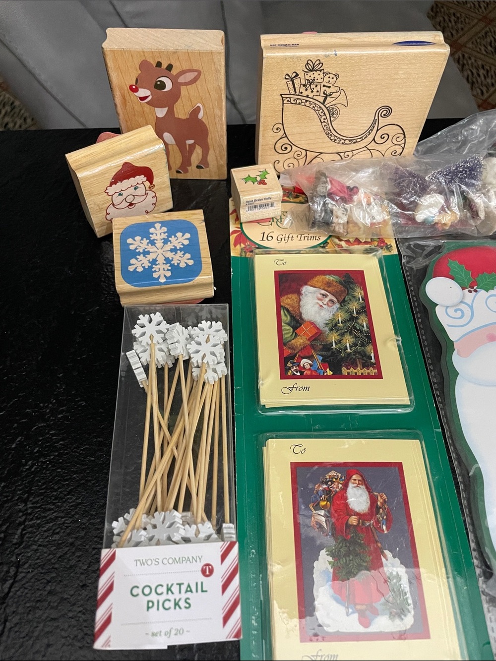 Holiday Craft Set - Red, Green, White Cards, photo albums, stamps and more! Fun! - Picture 2 of 6